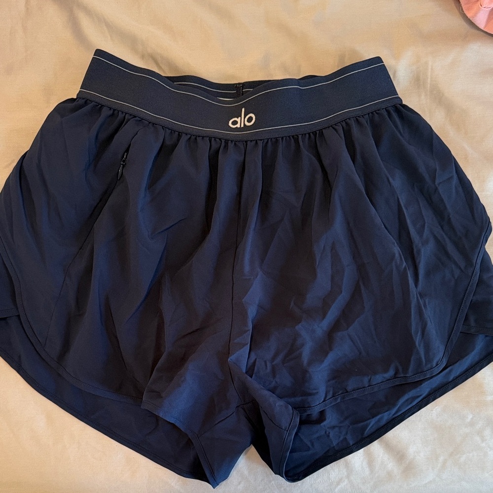 Alo Yoga match point shorts in navy size medium